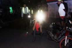 Ditangkap polisi, 2 ABG ini menangis