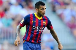 Alves pastikan Barca belum menyerah