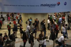 Ditawari terbang ke Malaysia, keluarga korban MH370 menolak