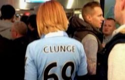 Fans cantik City pakai jersey berbau seks
