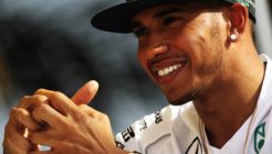 Hamilton bawa semangat penggemar
