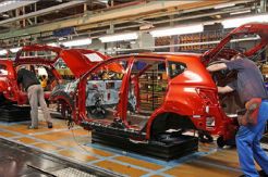 Penjualan mobil di Semarang mengalami penurunan