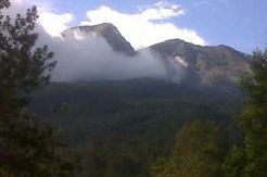 Gunung Lawu aman, warga diimbau tenang