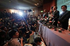 Pencarian MH370 kacau, Malaysia di bawah tekanan