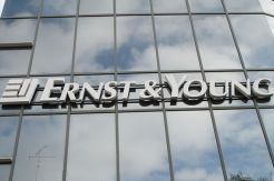 Ernst & Young luncurkan survei nasabah bank