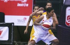 Buat kesalahan fatal, kemenangan Surabaya Fever kandas
