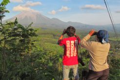 Ribuan warga ikut simulasi letusan Gunung Slamet