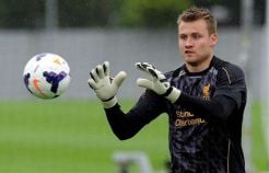 Mignolet enggan remehkan MU