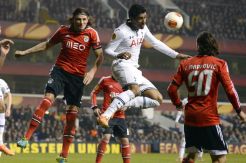 Spurs tertinggal di babak pertama