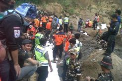 Pencarian mahasiswi Unpad tertimbun longsor dilanjutkan