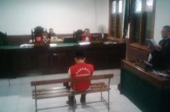 Hanya jadi korban paksaan, Ade bisa bebas