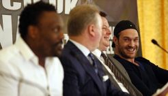 Tyson anggap Chisora seperti gelandangan