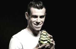 Lawan Schalke, Bale pakai sepatu super ringan