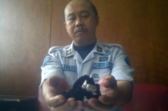 Pakai ikat rambut, wanita ini selundupan narkoba ke lapas