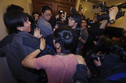 Sebut MAS memalukan, kerabat penumpang asal China histeris
