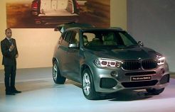 BMW X5 generasi ketiga tampil lebih elegan