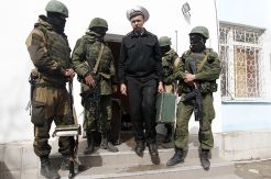 Pangkalan AL diserbu, Kiev ancam balas Crimea