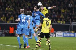 Gol Hulk dibalas Kehl pada babak pertama