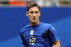 Totti buka pintu kembali masuk skuat Azzuri