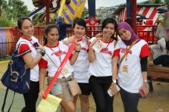Aksi selfie peserta Treasure Hunt