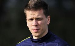 Lawan Swansea, Wenger parkir Szczesny