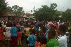 Warga Pulau Tidung sambut caleg Hanura