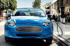 Ford bangun stasiun pengisian listrik tenaga matahari