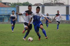 Pemain muda Persib bikin banyak kesalahan