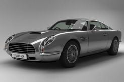 Jaguar XJ rasa Aston Martin DB 5
