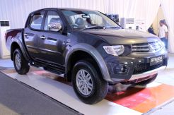 Di Semarang Mitsubishi Strada Triton untuk lifestyle