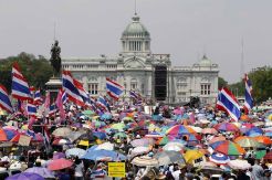 Lagi, demonstran anti-Yingluck macetkan Bangkok
