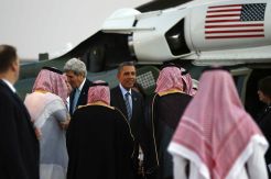 Obama & Putin teleponan, AS: Setop pengerahan pasukan Rusia!