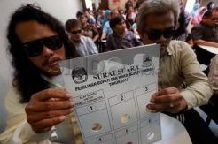 Merasa dianaktirikan, penyandang cacat protes KPU