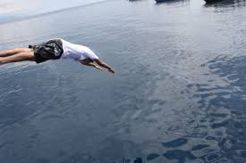 Diduga bunuh diri, penumpang kapal terjun ke laut