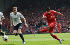 Benamkan Tottenham 4-0, Liverpool puncaki klasemen