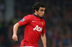 Rafael diragukan tampil di Old Trafford