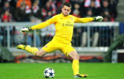 Glasgow Celtic coba gaet kiper Arsenal