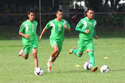 Penggawa Persebaya lari terbirit-birit dikejar anjing