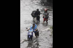 Cara Jakbar atasi banjir abadi di jalan