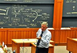 Fergie diangkat jadi dosen tetap di Harvard