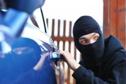 Pencuri amatir pilih perhiasan abal-abal ketimbang brankas