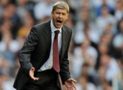 Wenger minta serang habis-habisan Everton