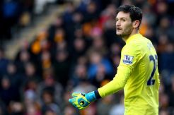 Spurs tak akan tergoda lego Lloris-Adebayor