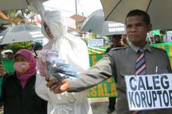 Penampakan pocong di Kantor KPU Jabar