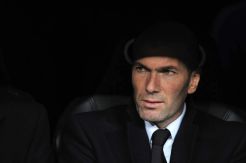 Zidane latih Madrid di 2016