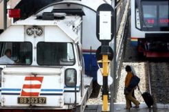 Avanza terseret kereta, sopir selamat