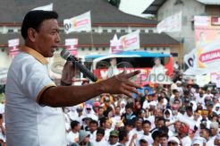 Sebelum nyoblos, keluarga besar Wiranto doa bersama