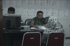 2 kali mencoblos, istri caleg ditangkap panwaslu