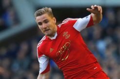 Manchester United terdepan dapatkan Luke Shaw