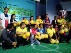 E-Kupon Indosat berhadiah nonton bola langsung ke Inggris